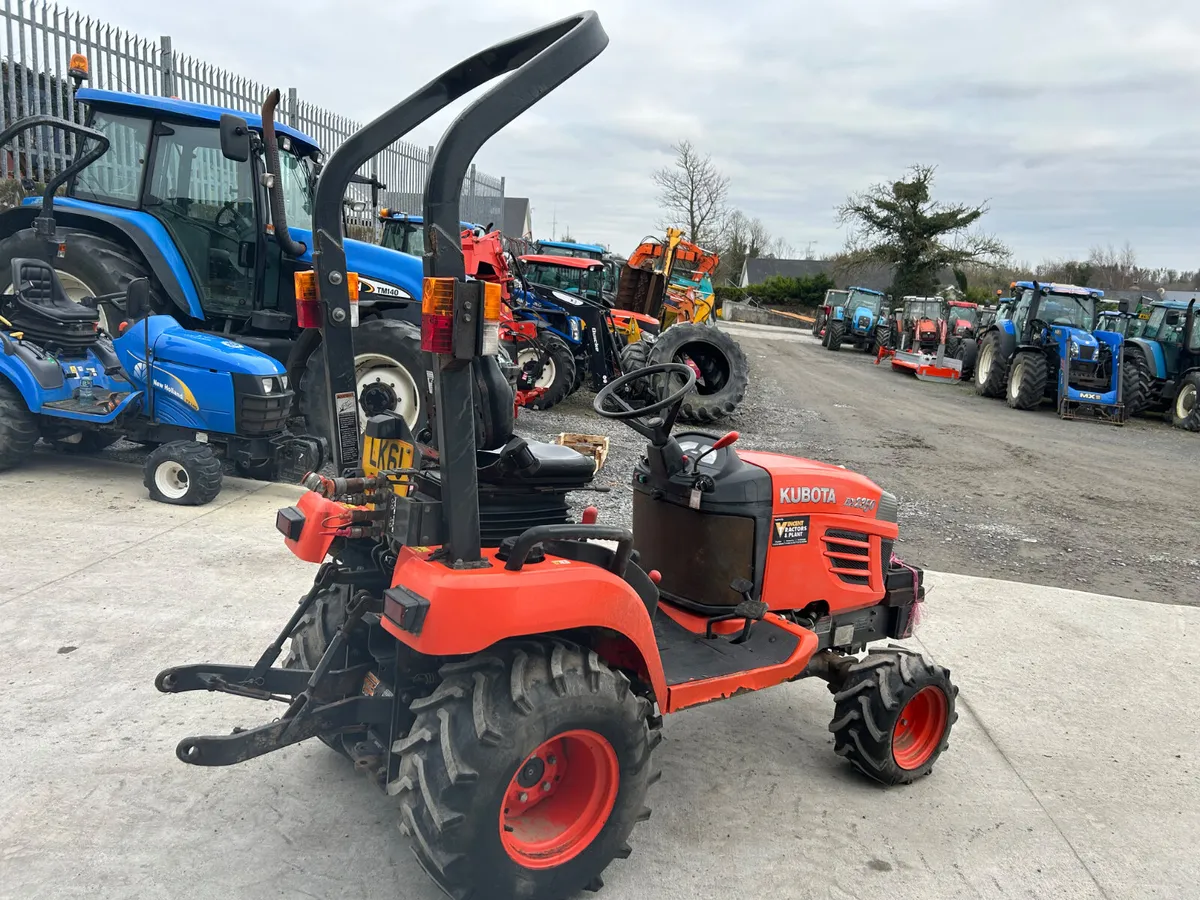 Kubota BX2350 Compact Tractor - Image 4