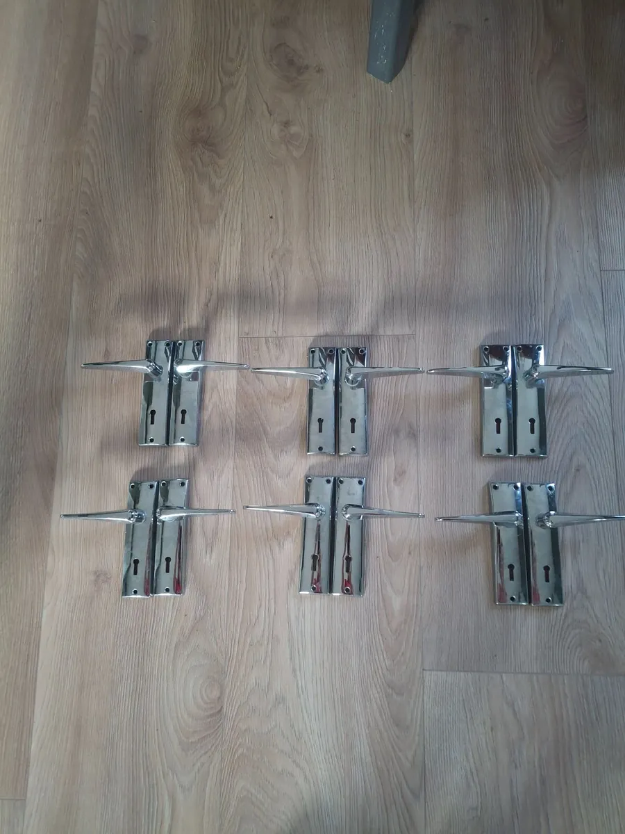 Door handles - Image 2