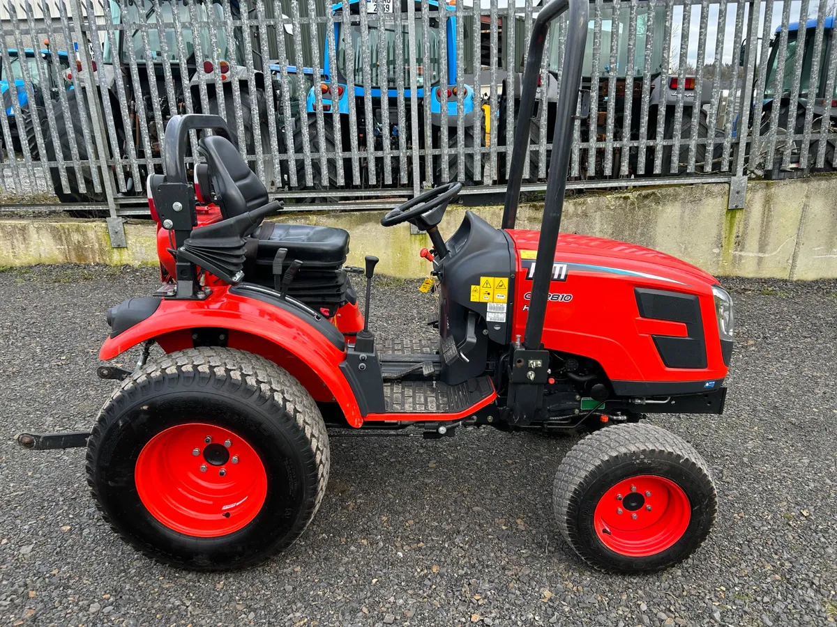 2024 Kioti CK2810 HST Compact Tractor - Image 4