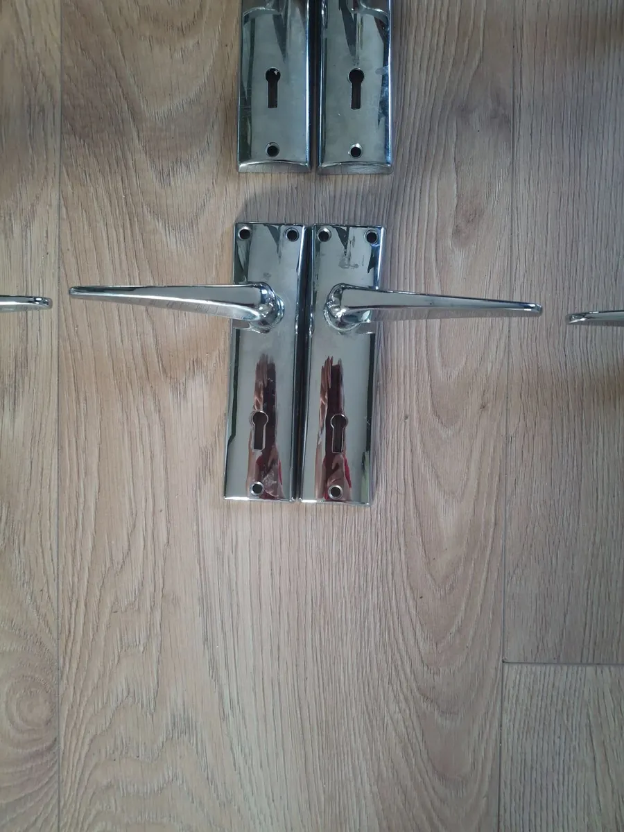 Door handles - Image 3