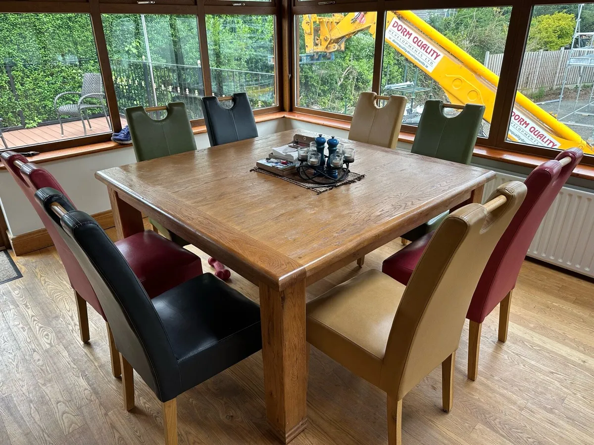 Kitchen table and chairs - Image 1