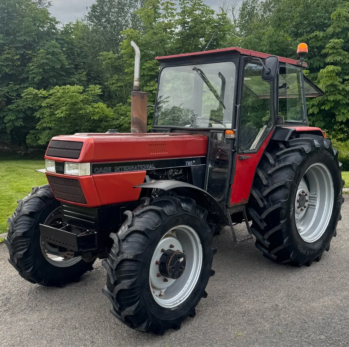 International 795 - Image 2