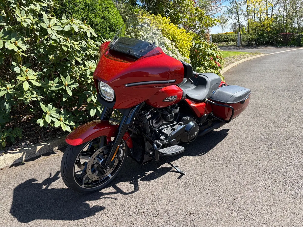 HARLEY DAVIDSON Street Glide 2024 - Image 3