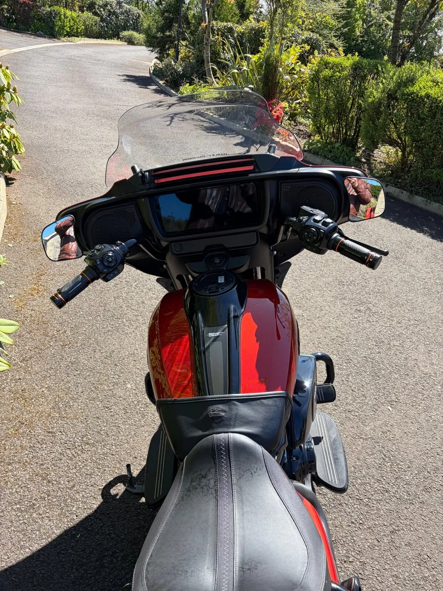 HARLEY DAVIDSON Street Glide 2024 - Image 4