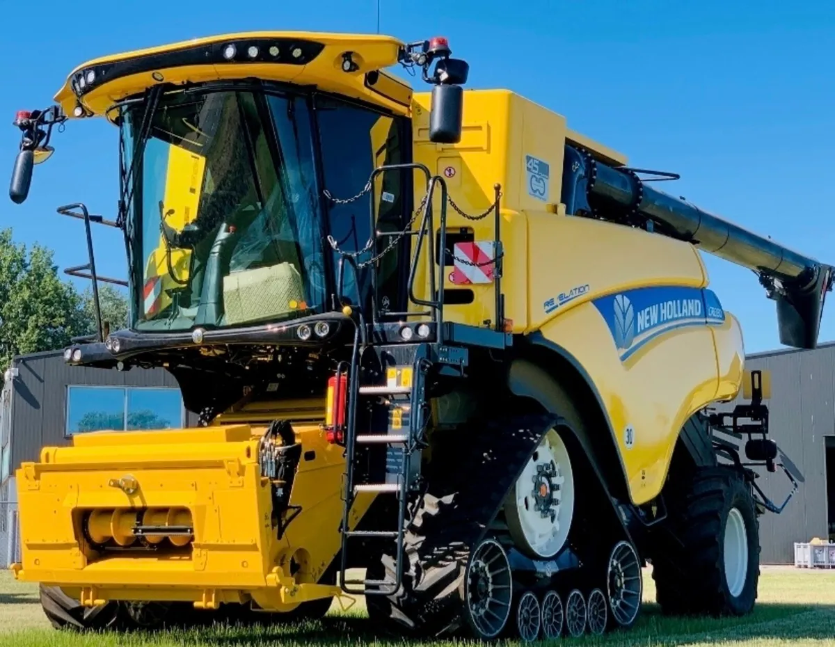 2021 Newholland CR8.80 combine