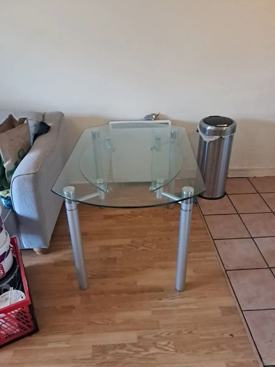 Extending glass table - Image 2