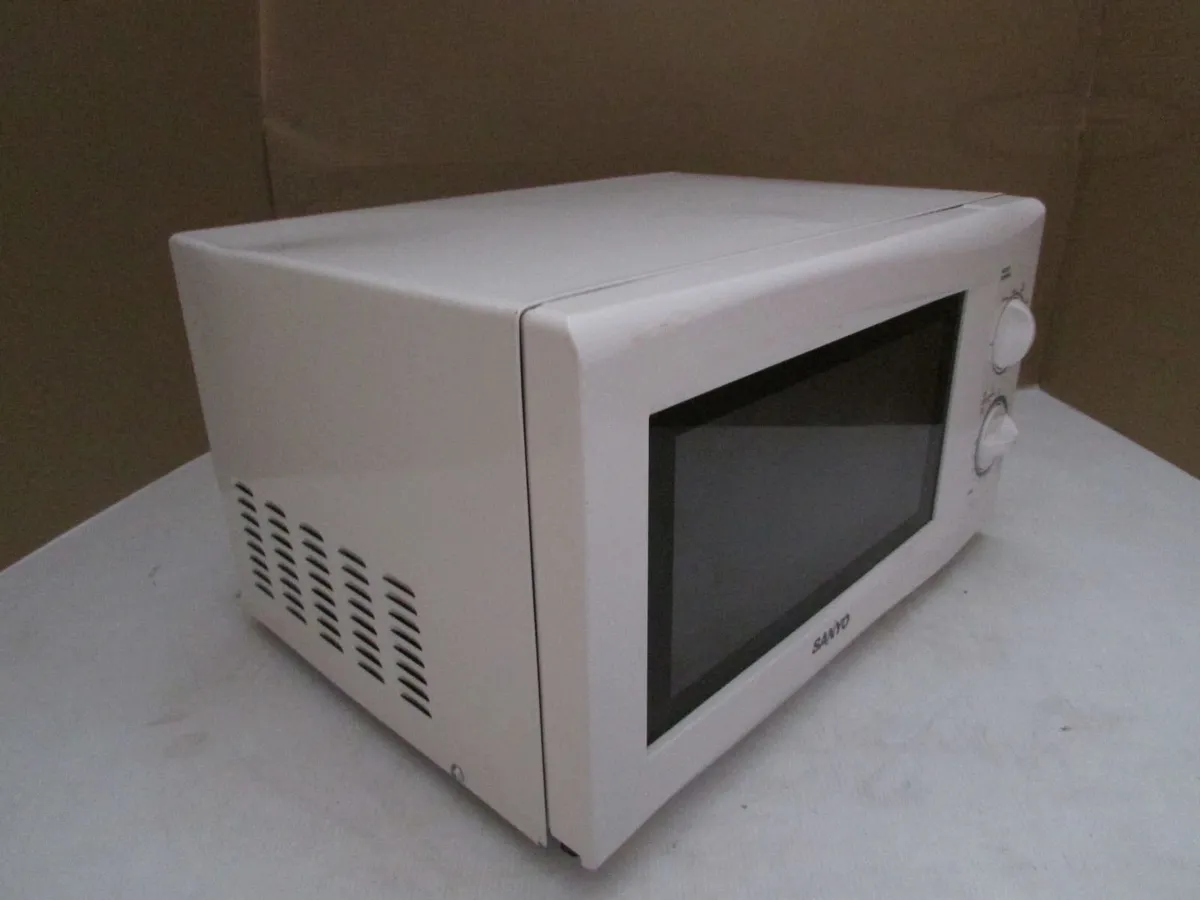 Sanyo microwave - Image 3