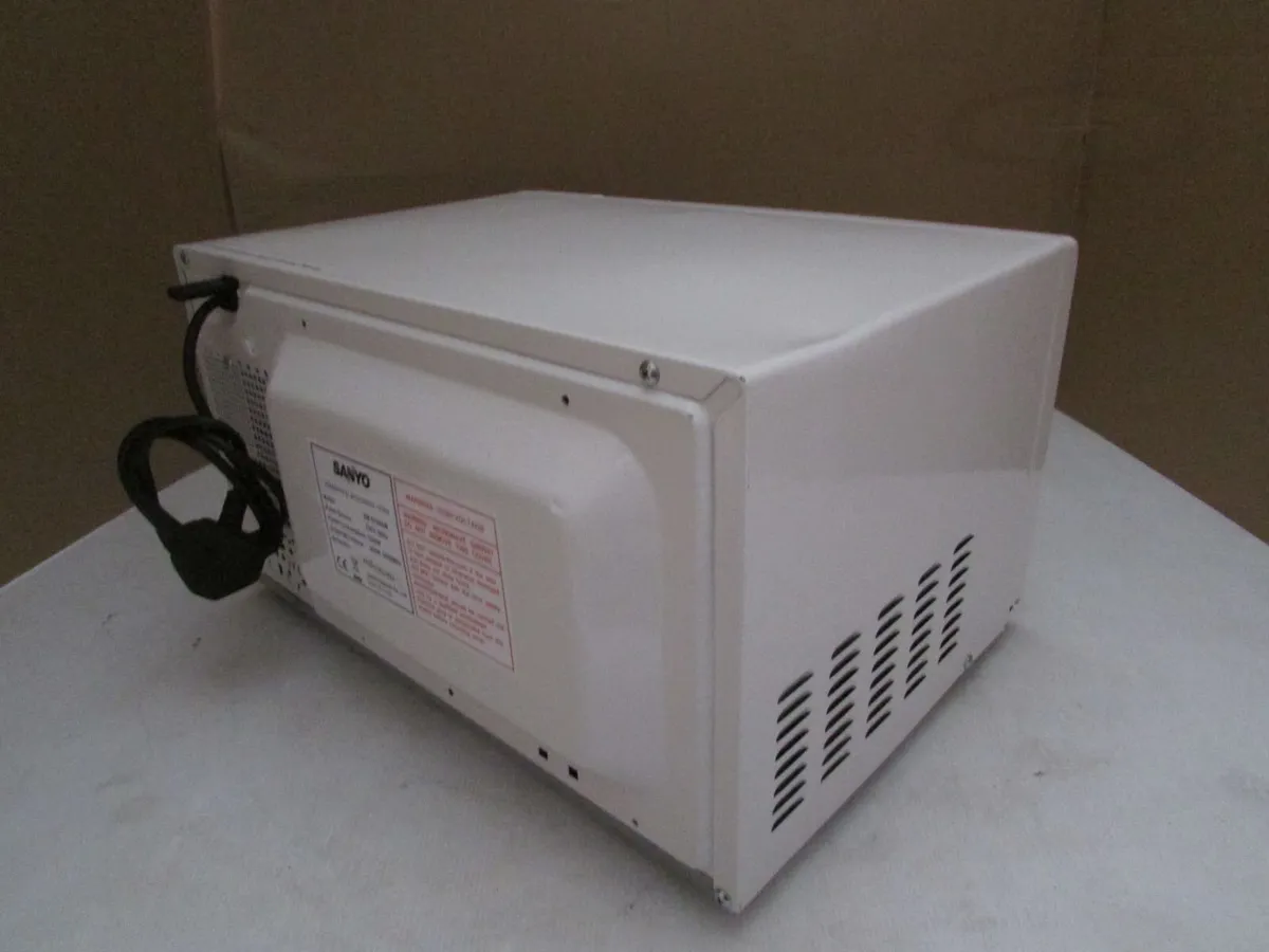Sanyo microwave - Image 4