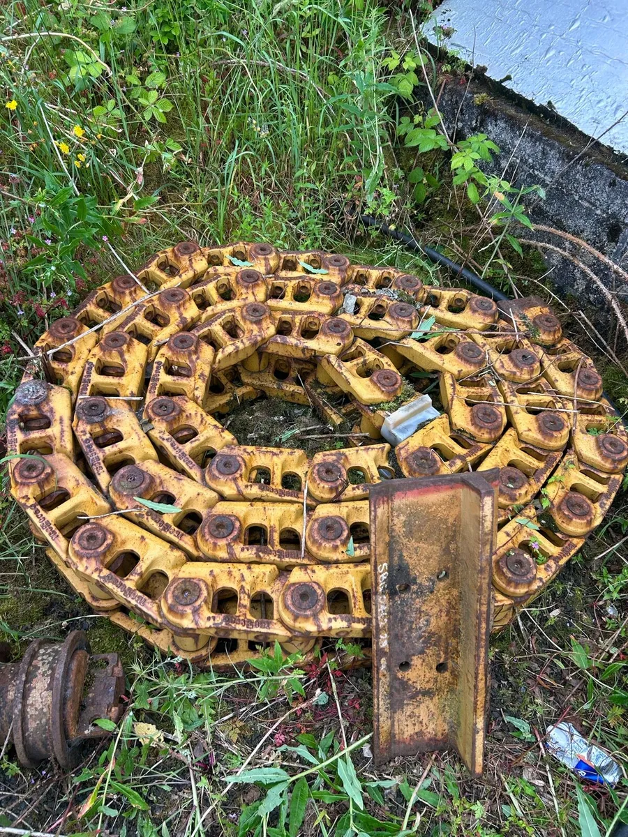 NEW CATERPILLAR D8K CHAIN OR KOMASTU 155 - Image 1