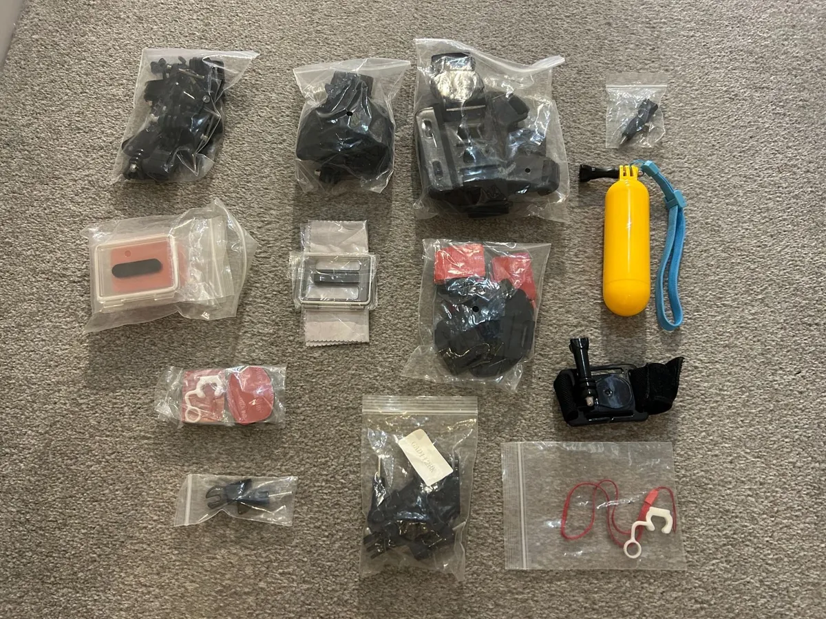 GoPro HERO camera + Micro SD card + Accessories - Image 3