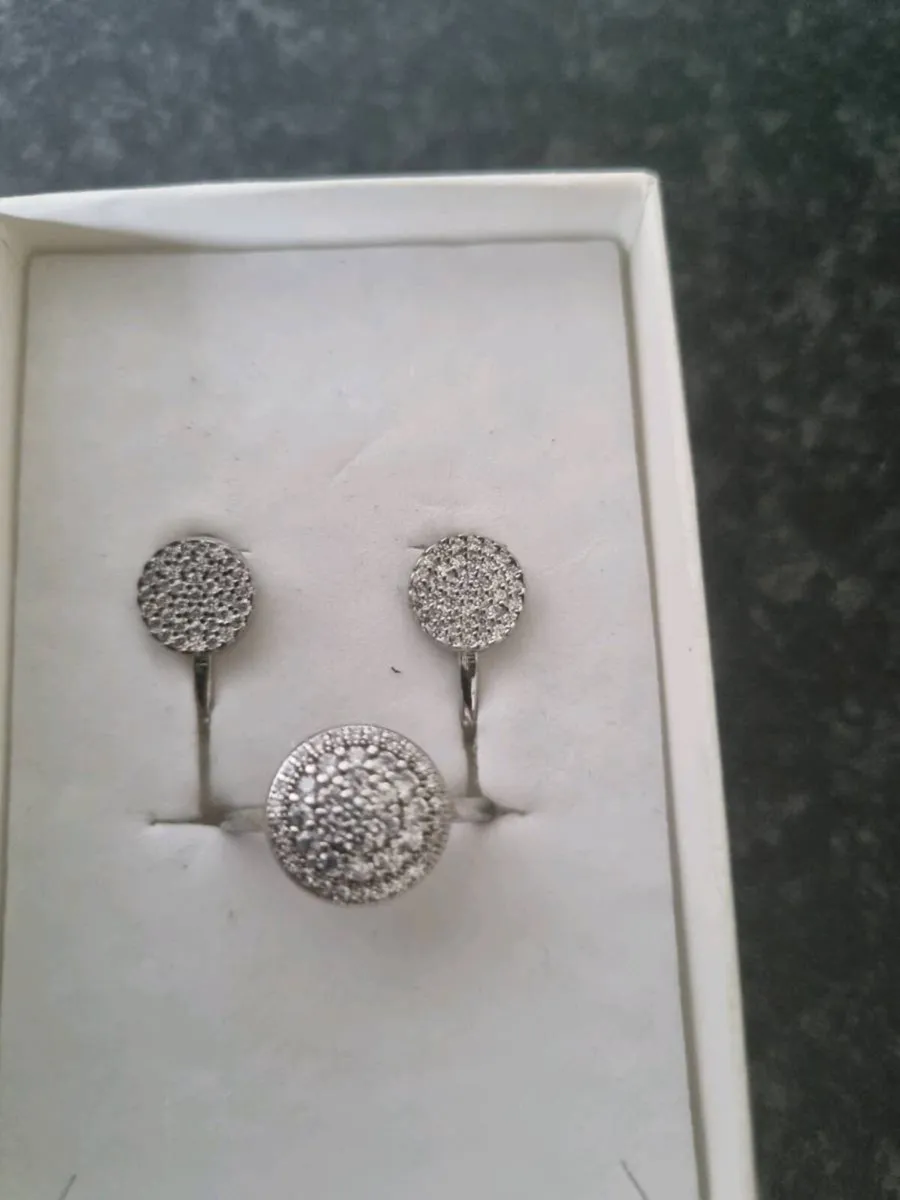 Silver ring and earrings 925.... - Image 1