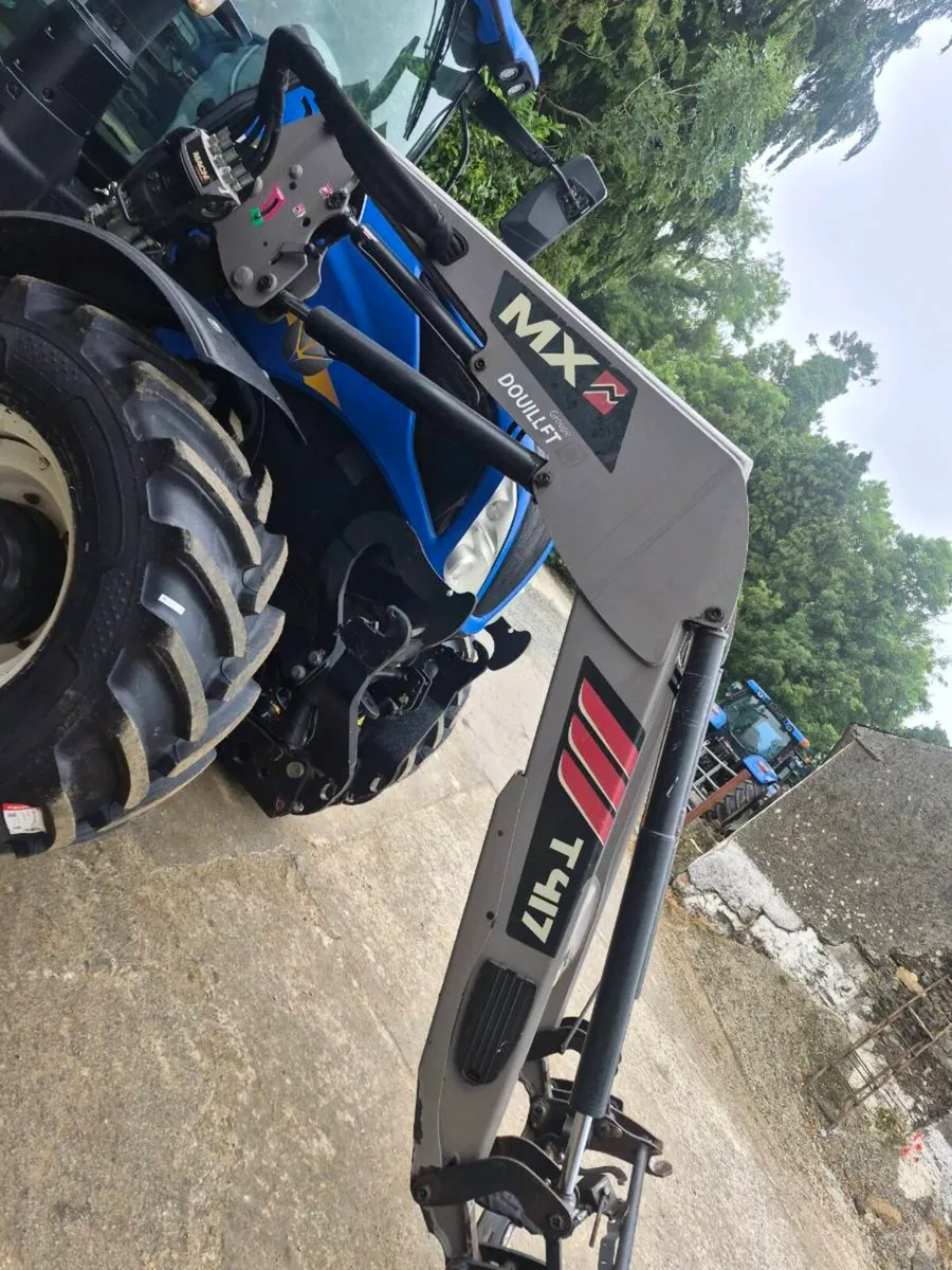 MXt417 loader T7.210/T6080 Puma165 - Image 1