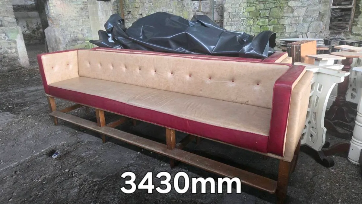 Pub seating/couches - Image 2