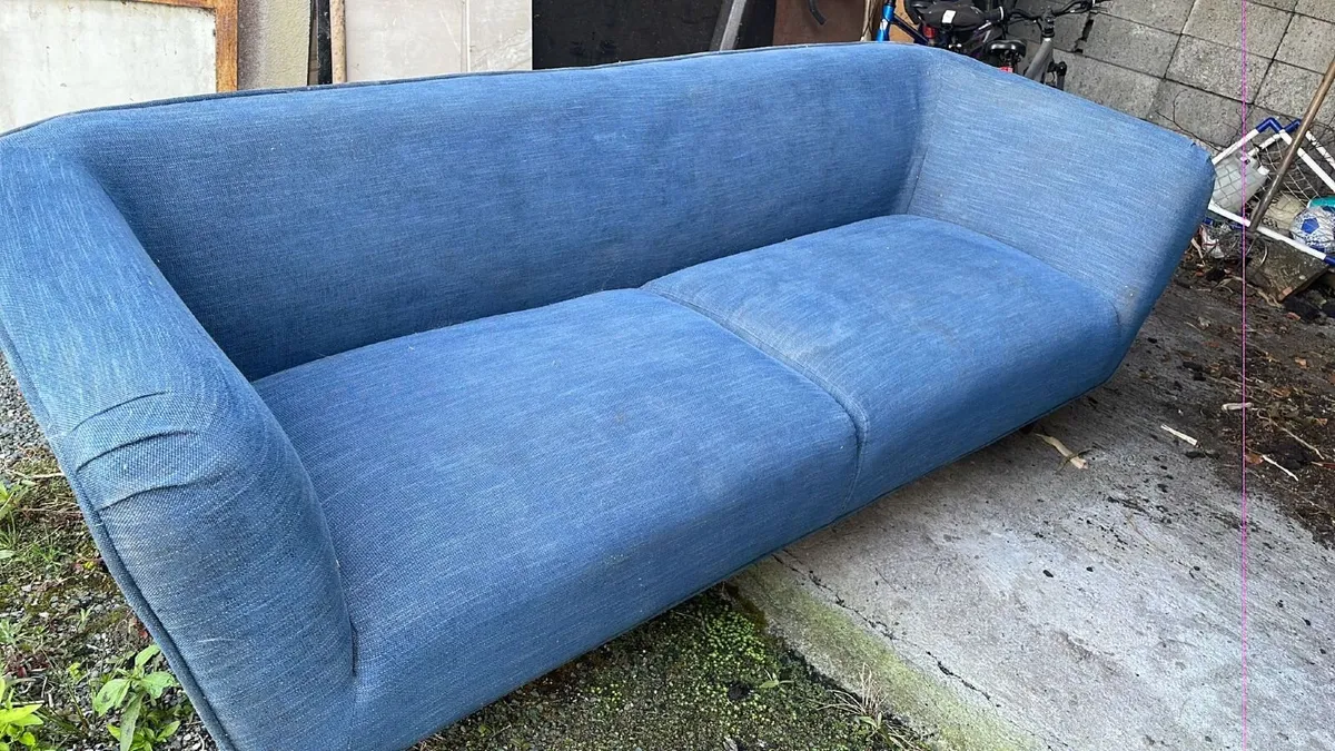 Couch - Image 2