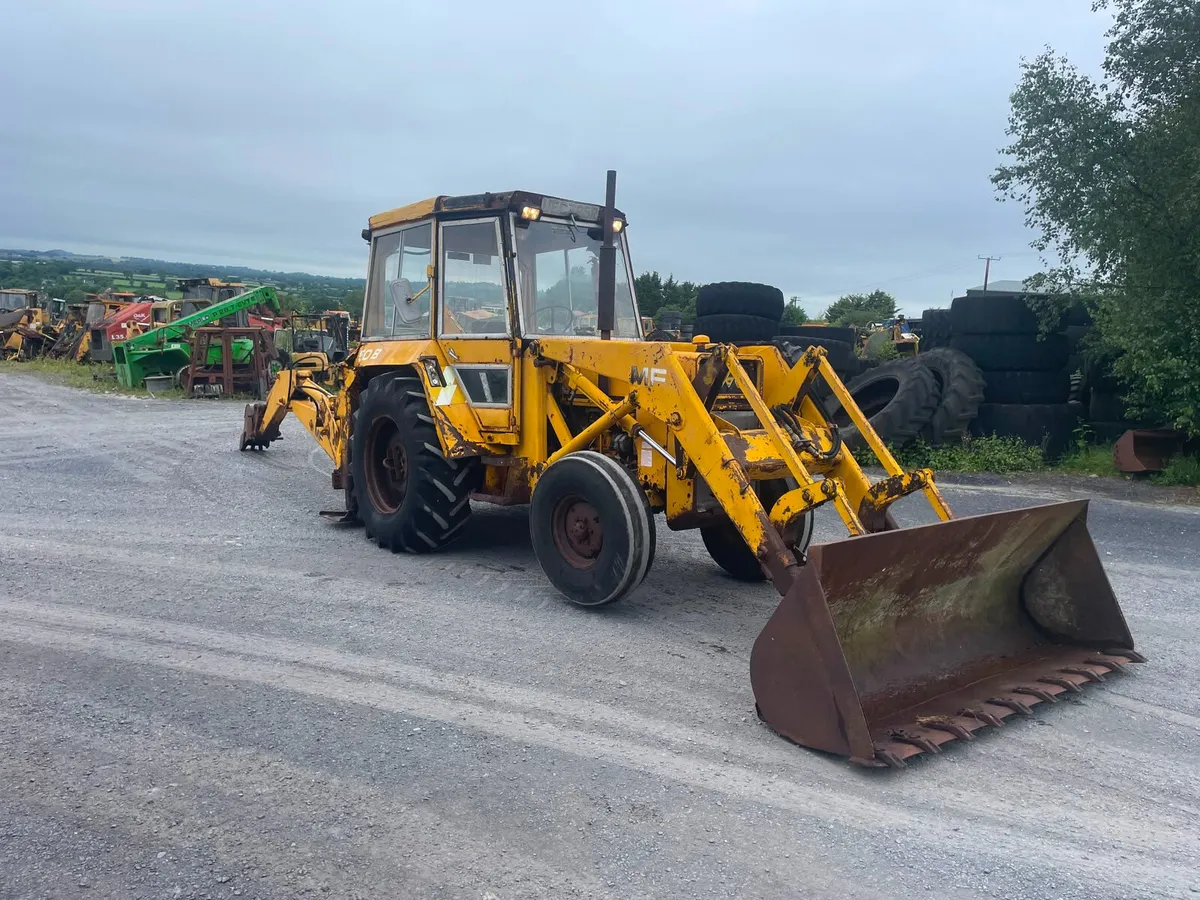 Massey Ferguson 50B Digger Loader - Image 2