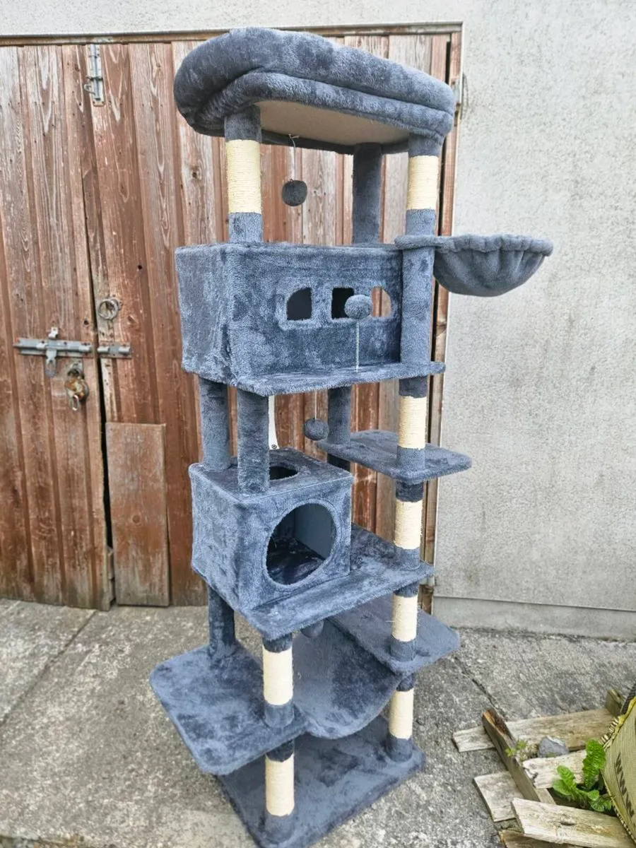 Cat scratcher and play bed sleeper - Image 3