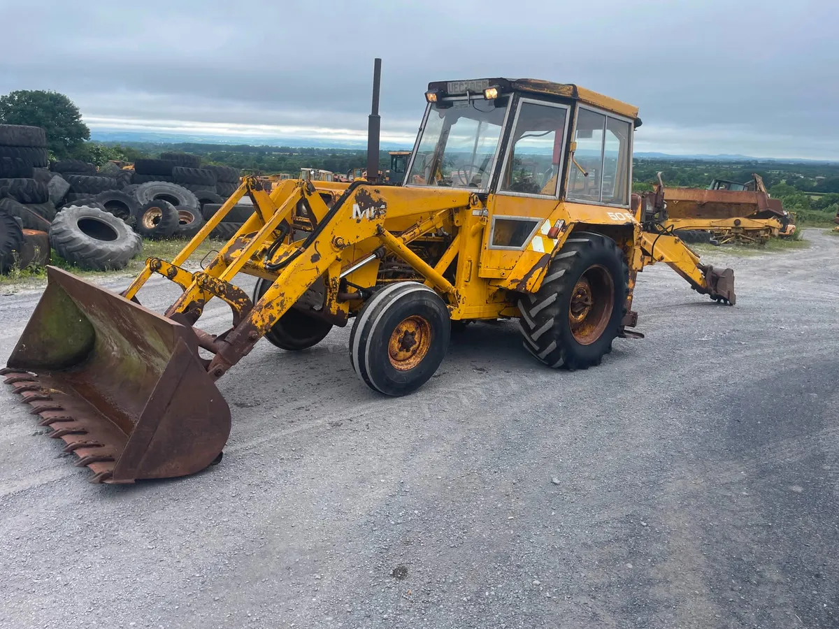 Massey Ferguson 50B Digger Loader - Image 1