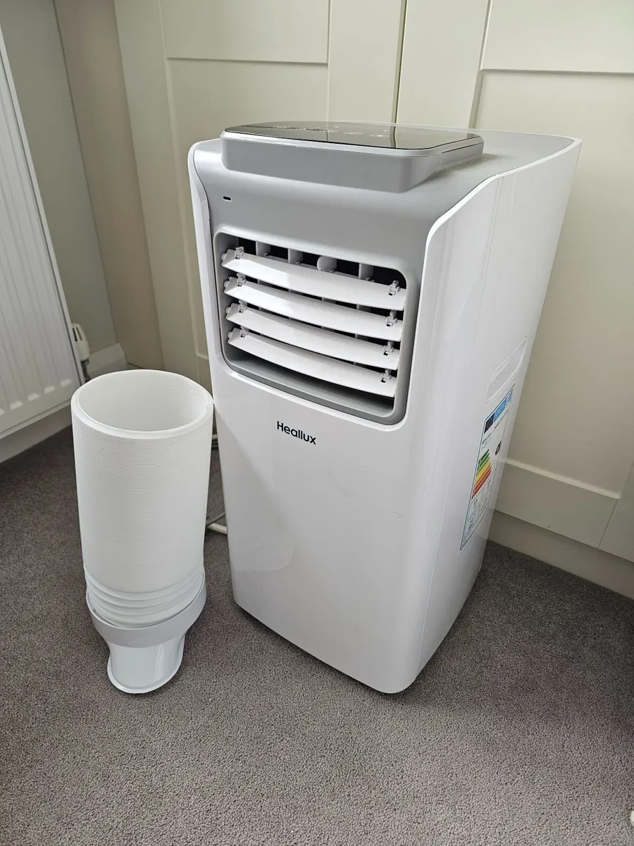 Air conditioning/Dehumidifier unit - Image 1