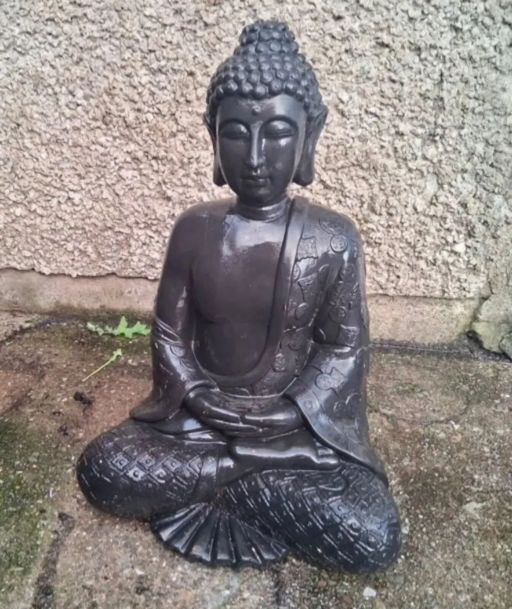 2 Garden Buddhas & 2Pots - Image 1