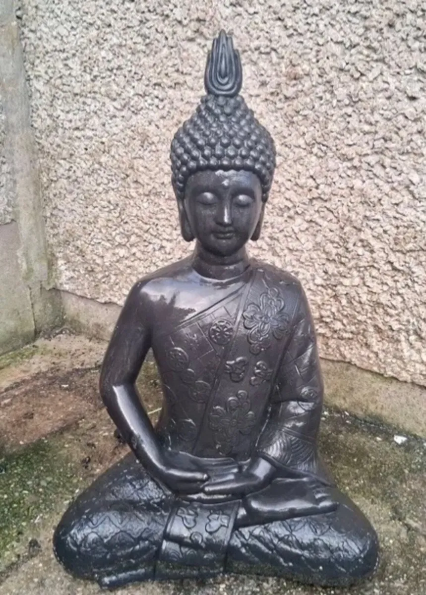 2 Garden Buddhas & 2Pots - Image 2