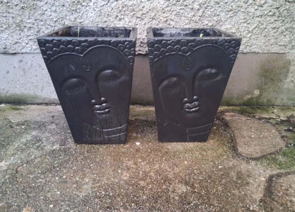 2 Garden Buddhas & 2Pots - Image 3