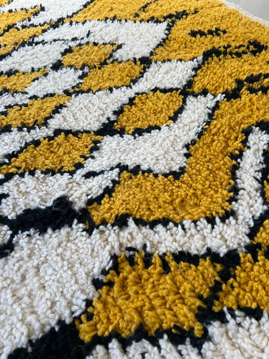Oriental Moroccan Rug - Image 3