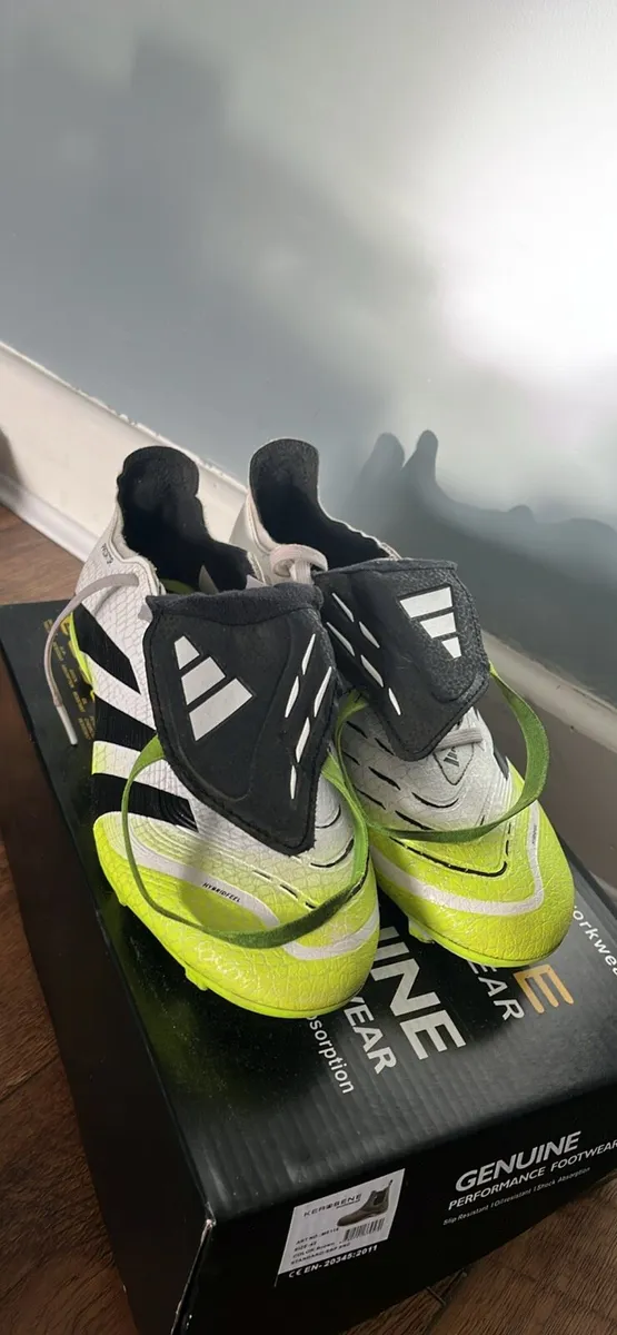 Football boots good condition size 8 pick up only - Image 2