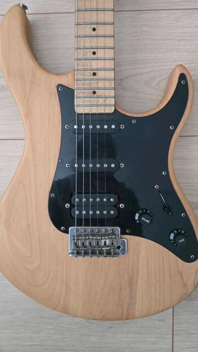Yamaha Pacifica 412V Electric Guitar - Image 4