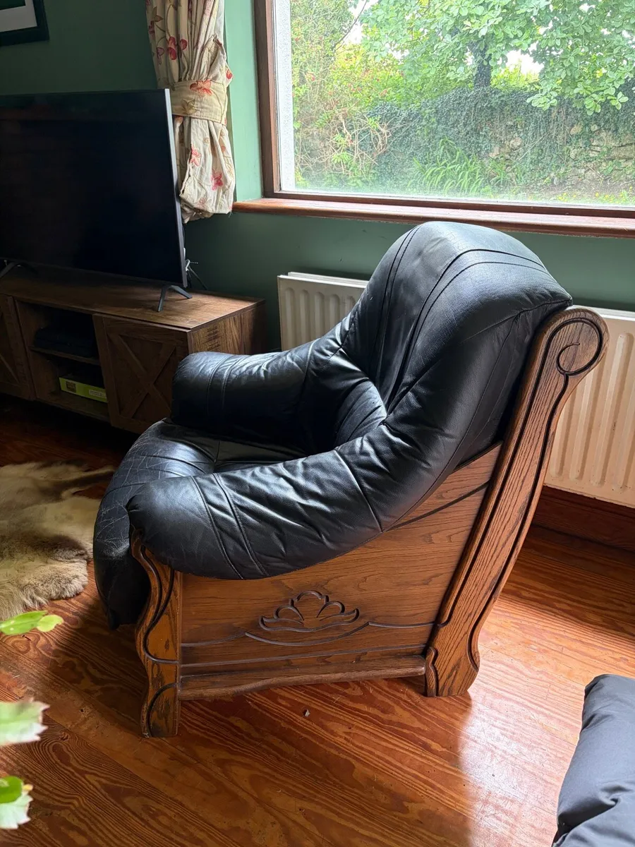 Arm chair - Image 1
