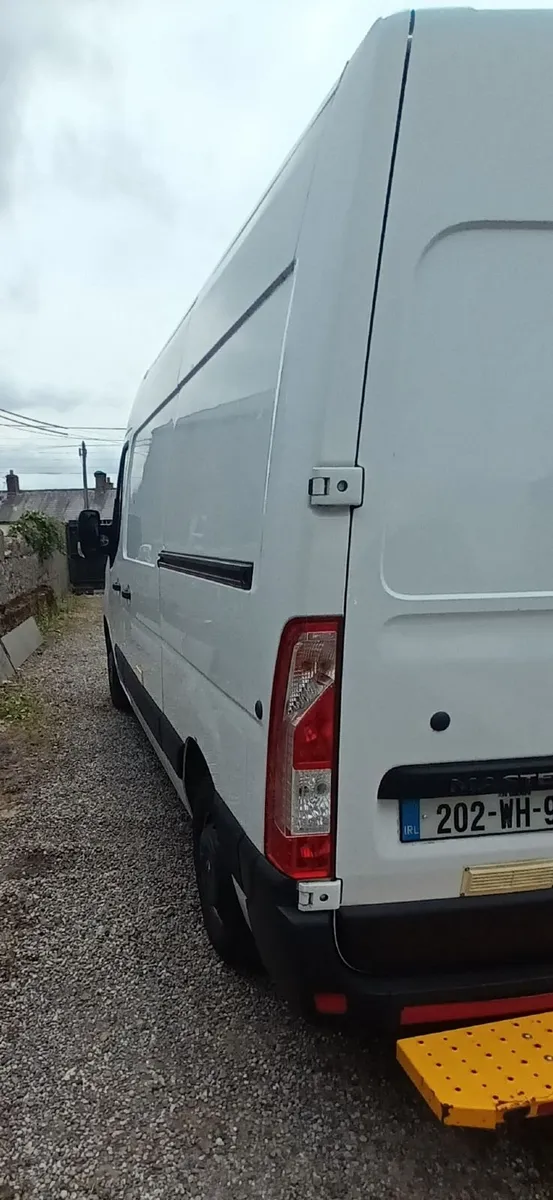 Renault Master 2020 - Image 2