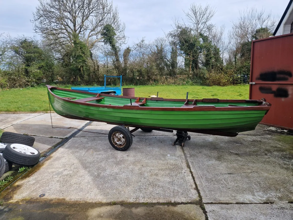 19ft Lake Boat - Image 3