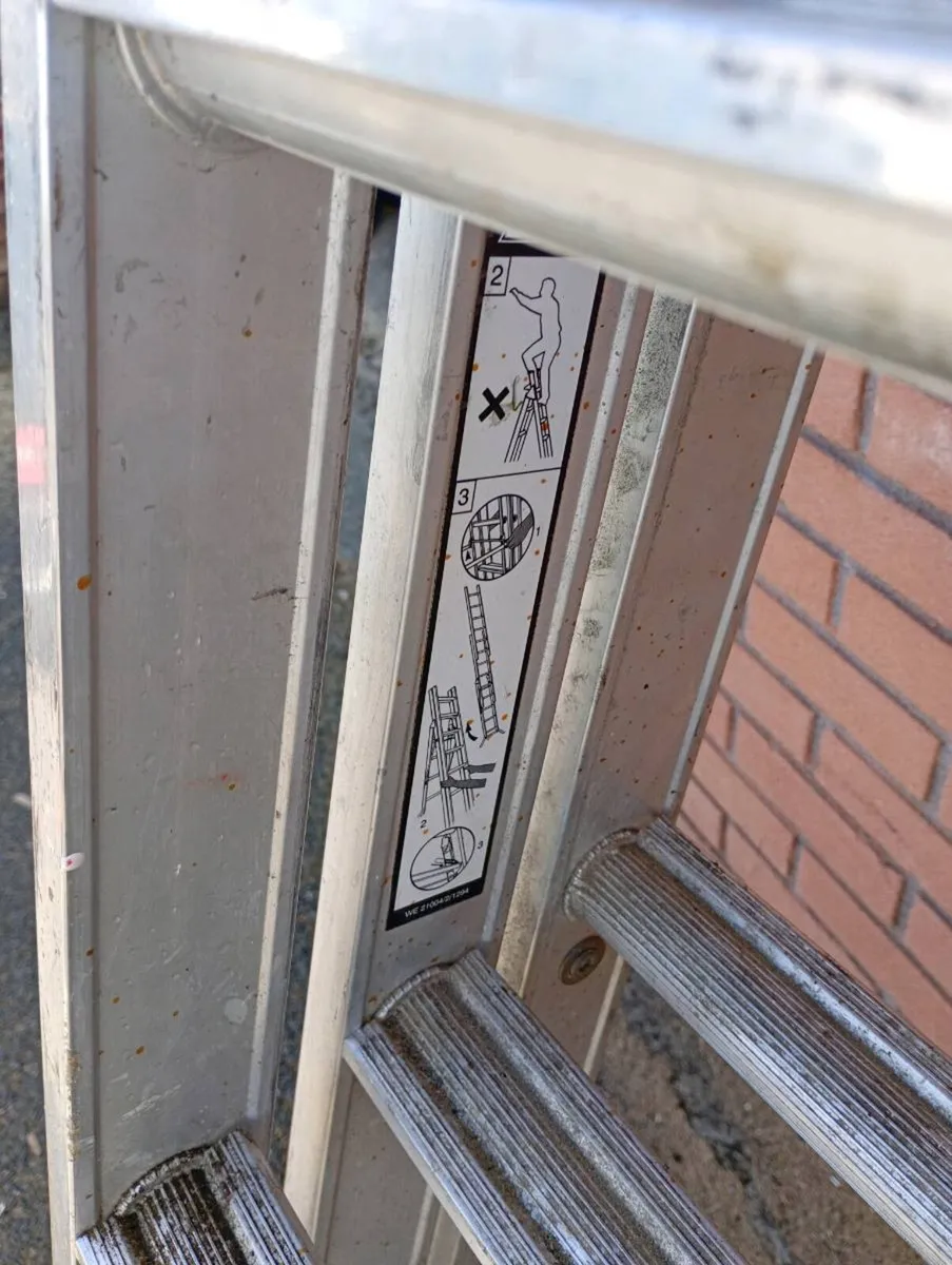 4. X Step Ladder - Image 4