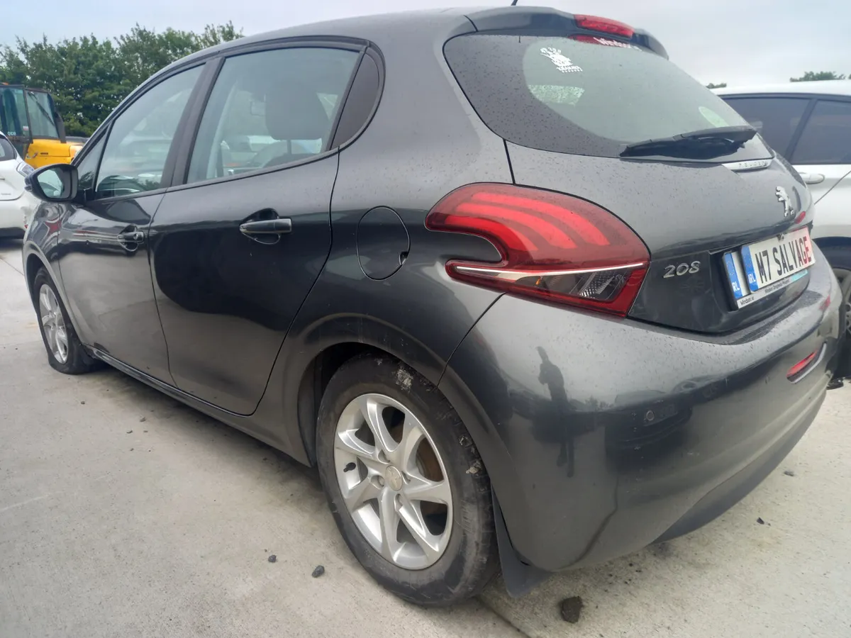 2017 Peugeot 208 - Image 2