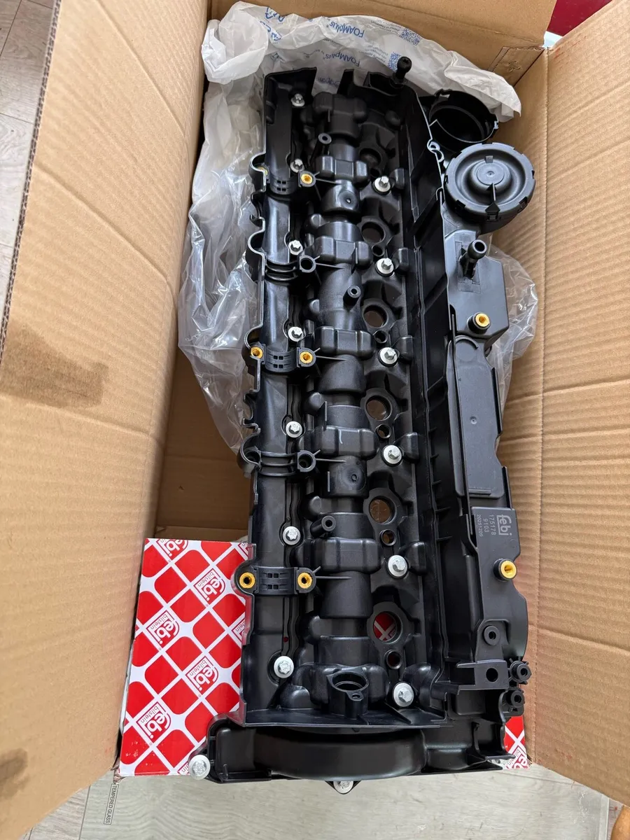 BMW rocker cover - Image 1