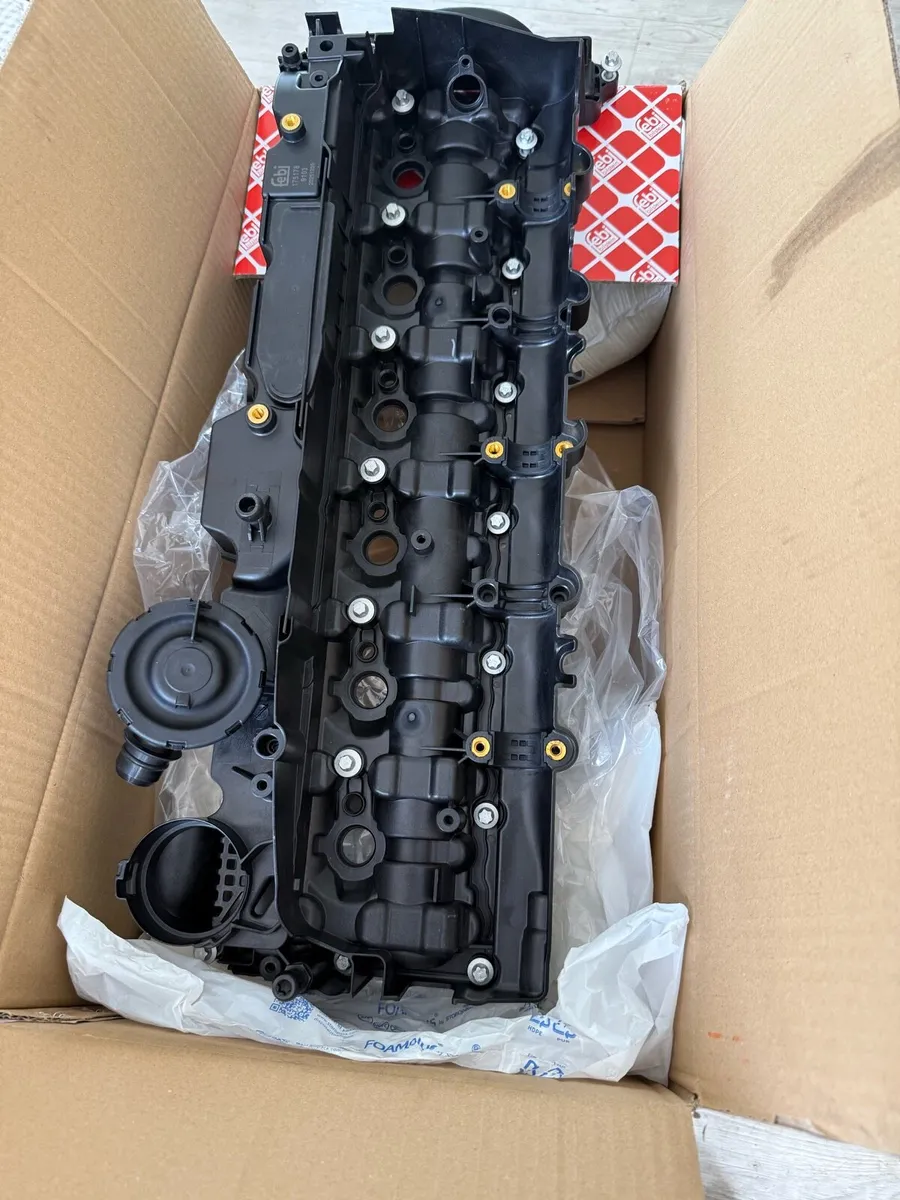 BMW rocker cover - Image 2