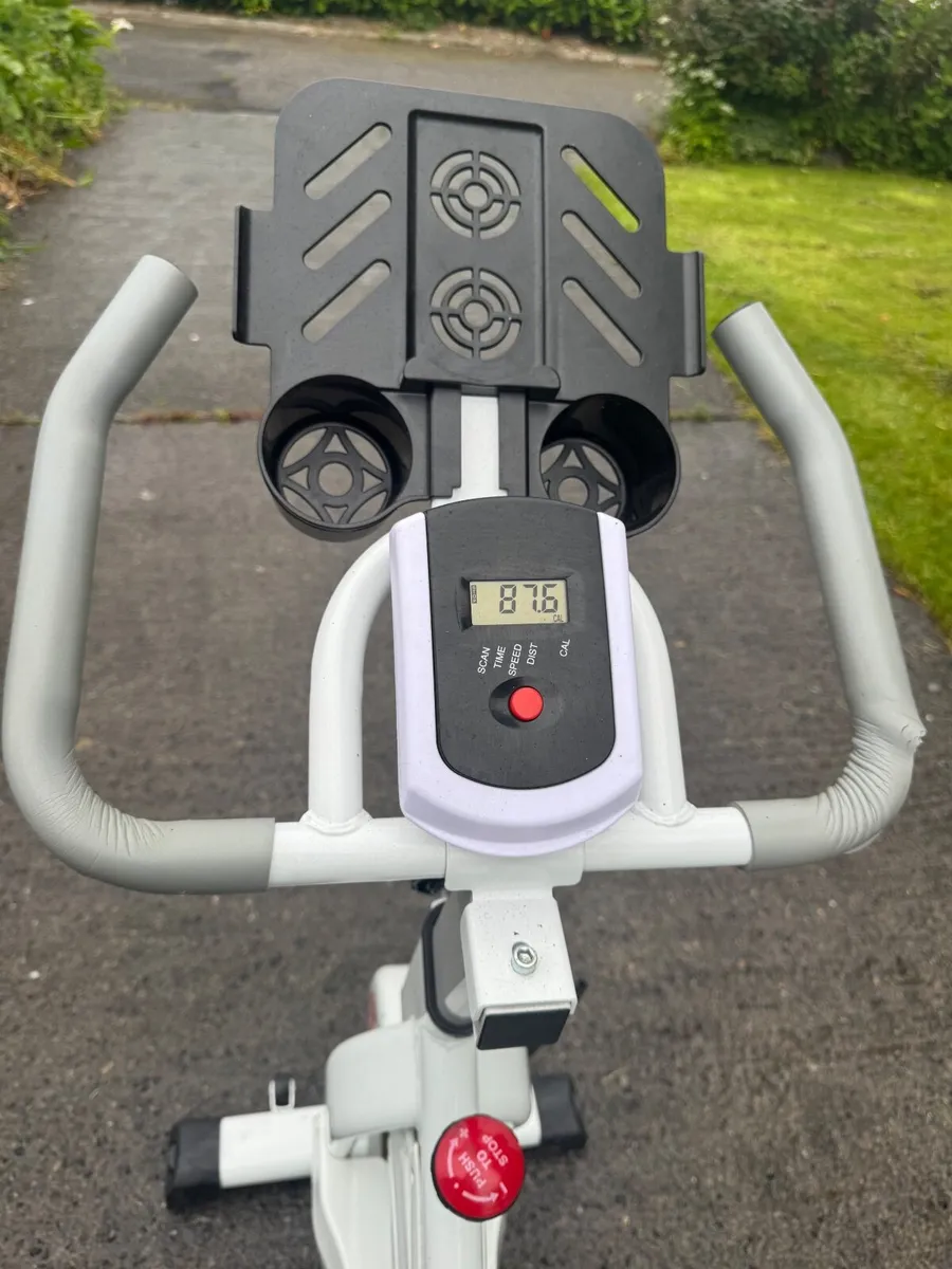Stationary exercise bike - Image 1