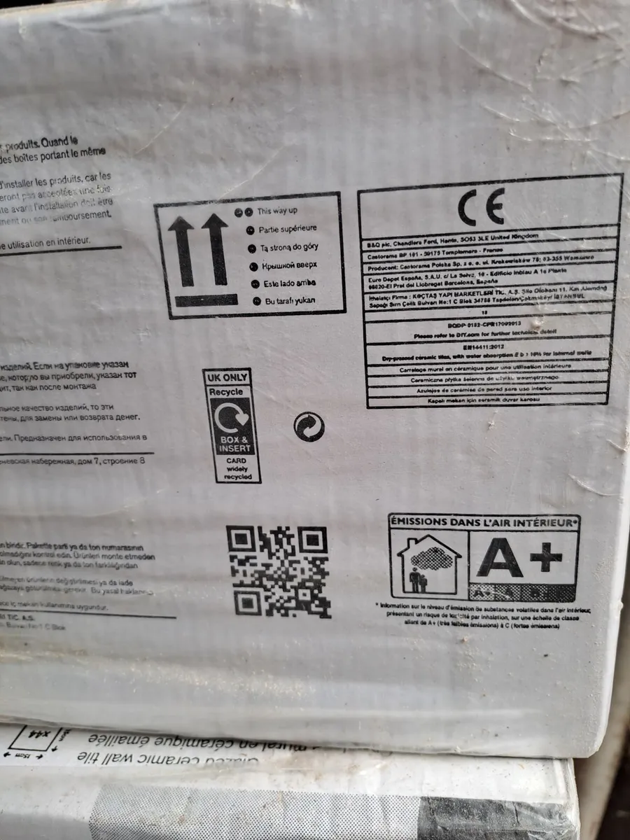 Free: 5 boxes white glazed Tiles (15cmsX15cms) - Image 2