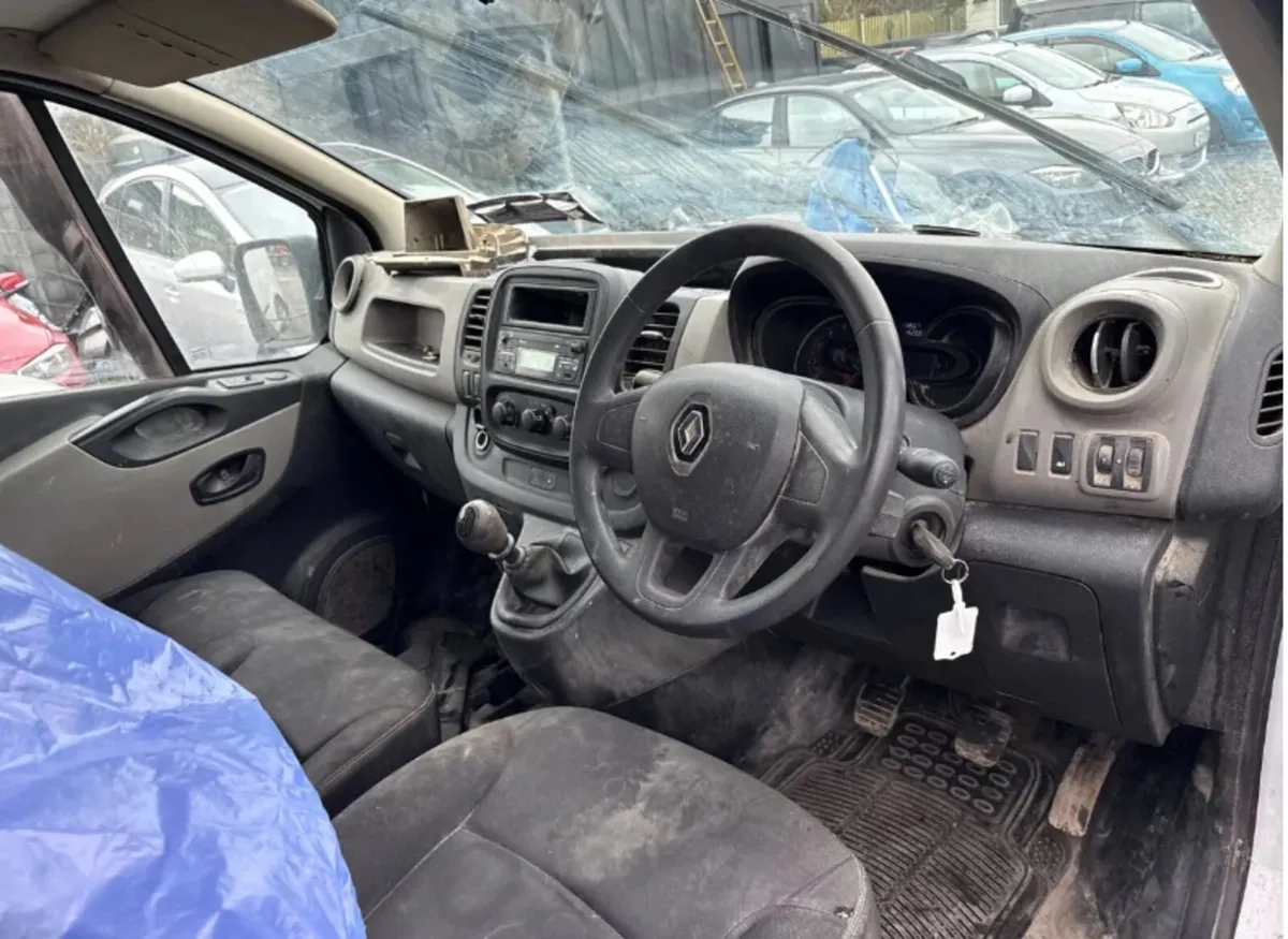 2016 Renault Traffic 1.6 Diesel driving - Image 2