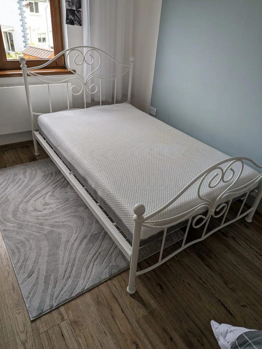 Bed - Image 3
