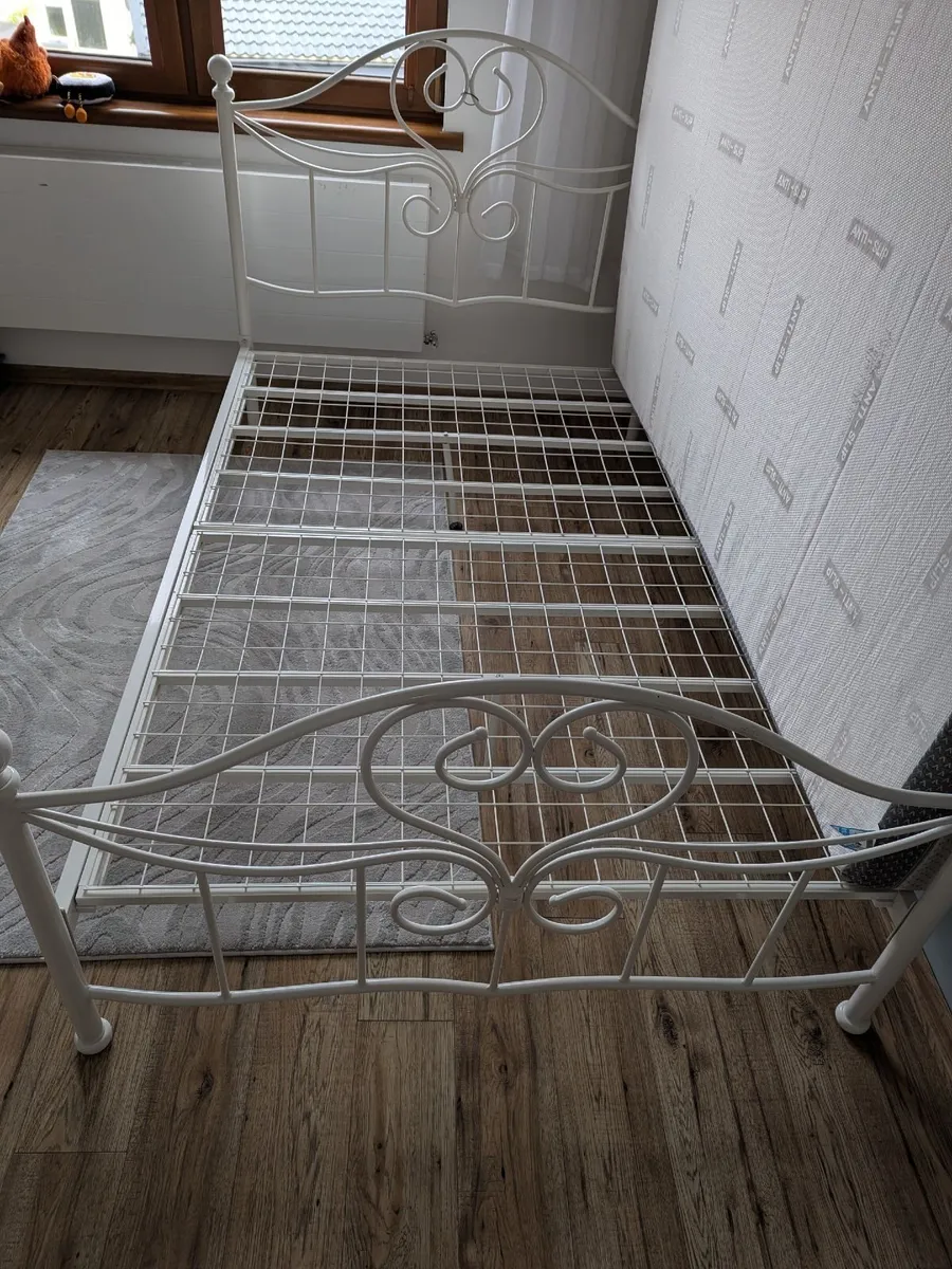 Bed - Image 2