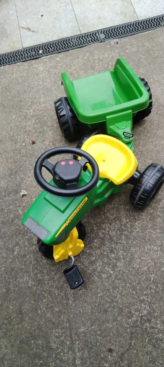 Kids toys and baby seats clear out - Image 1