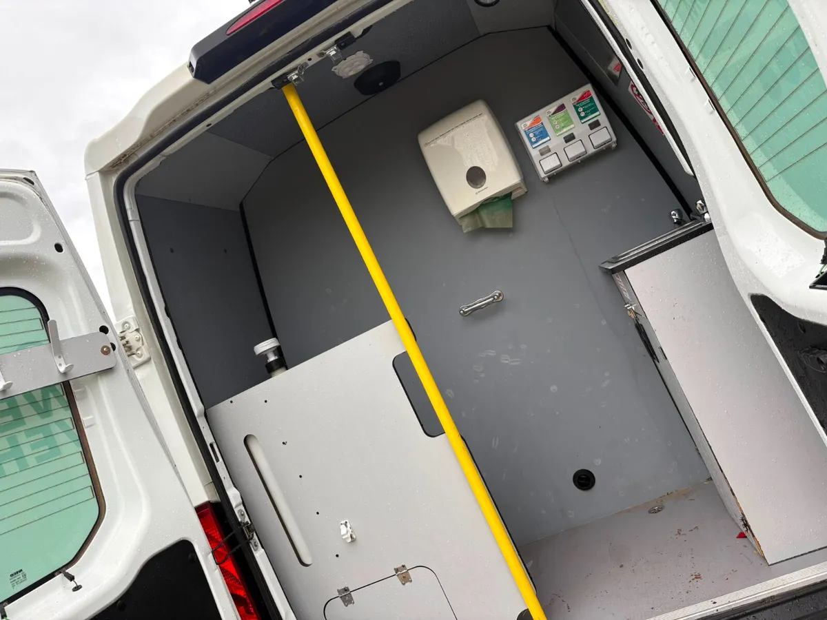 2016 Iveco Daily Welfare Van - Image 4