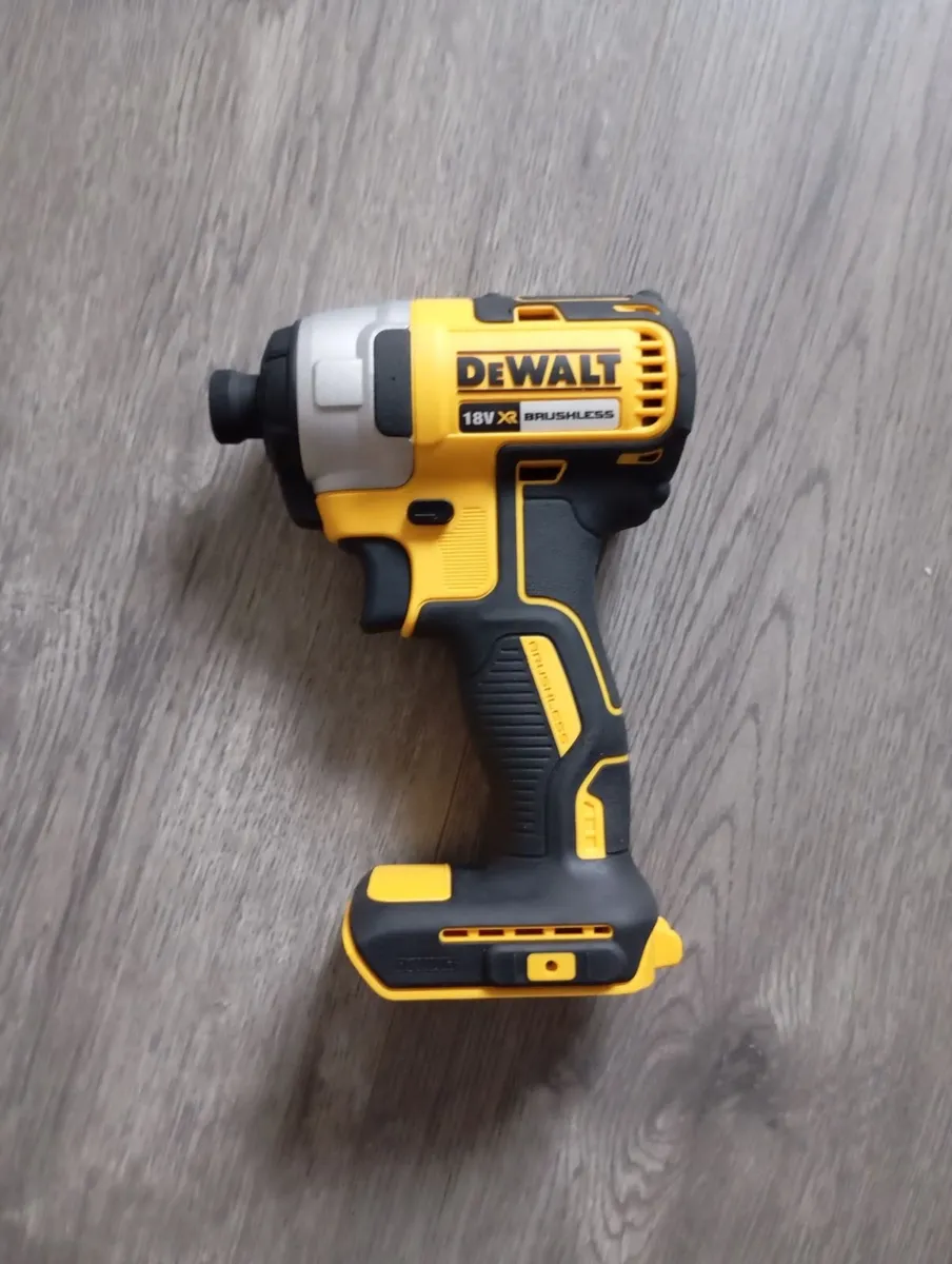 DeWalt Batteries and Charger (New) - Image 4