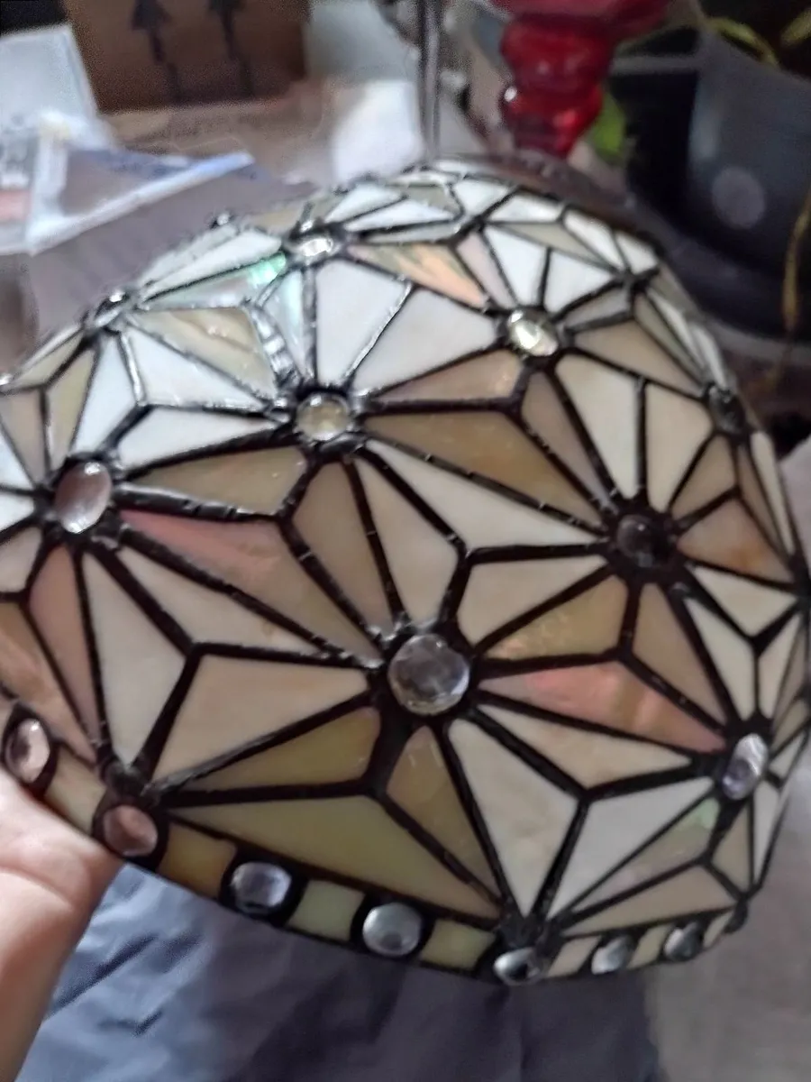 Beautiful Tiffany Lamp shade perfect condition - Image 3