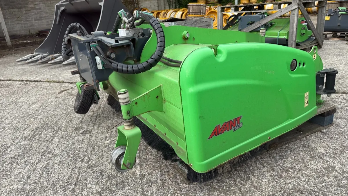 Avant Rotary Broom with Collector - Unused - Image 1