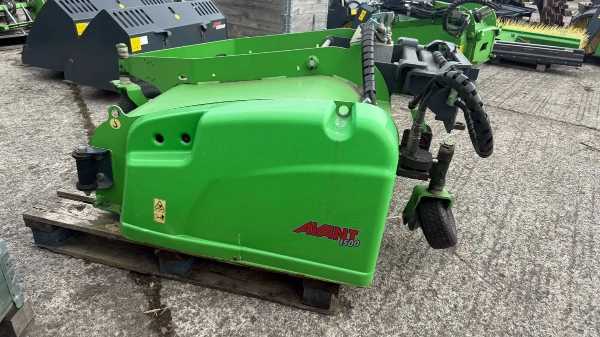 Avant Rotary Broom with Collector - Unused - Image 4