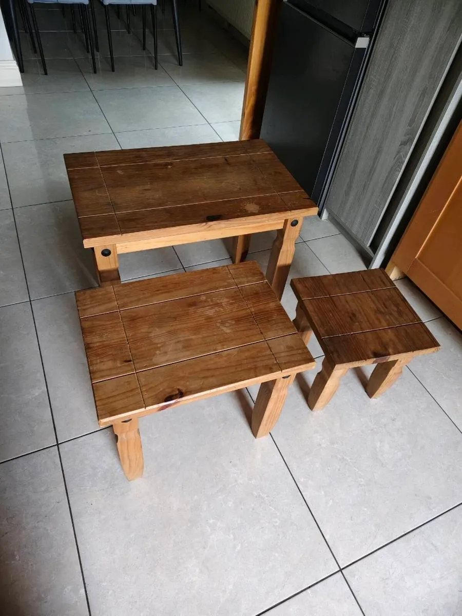 Pile of stools/coffee table - Image 1