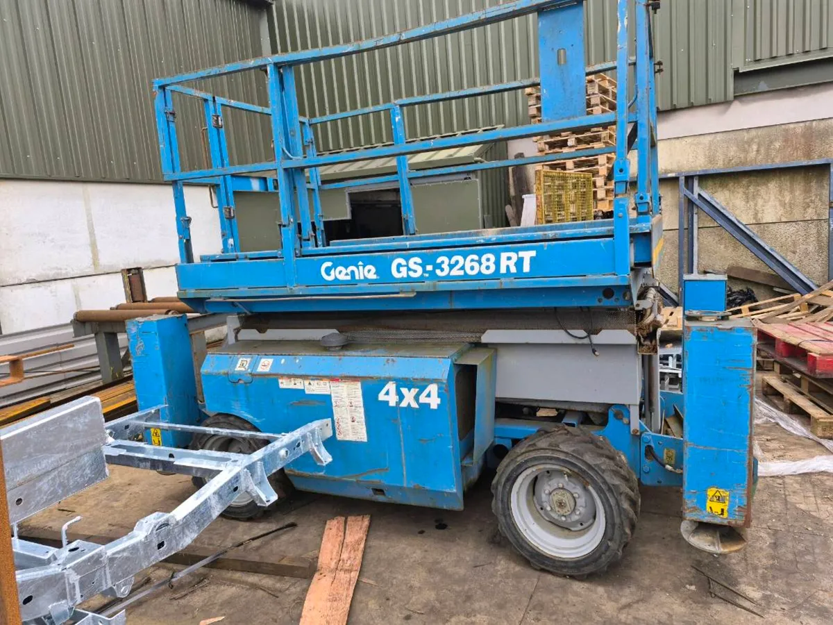 Genie lift - Image 1