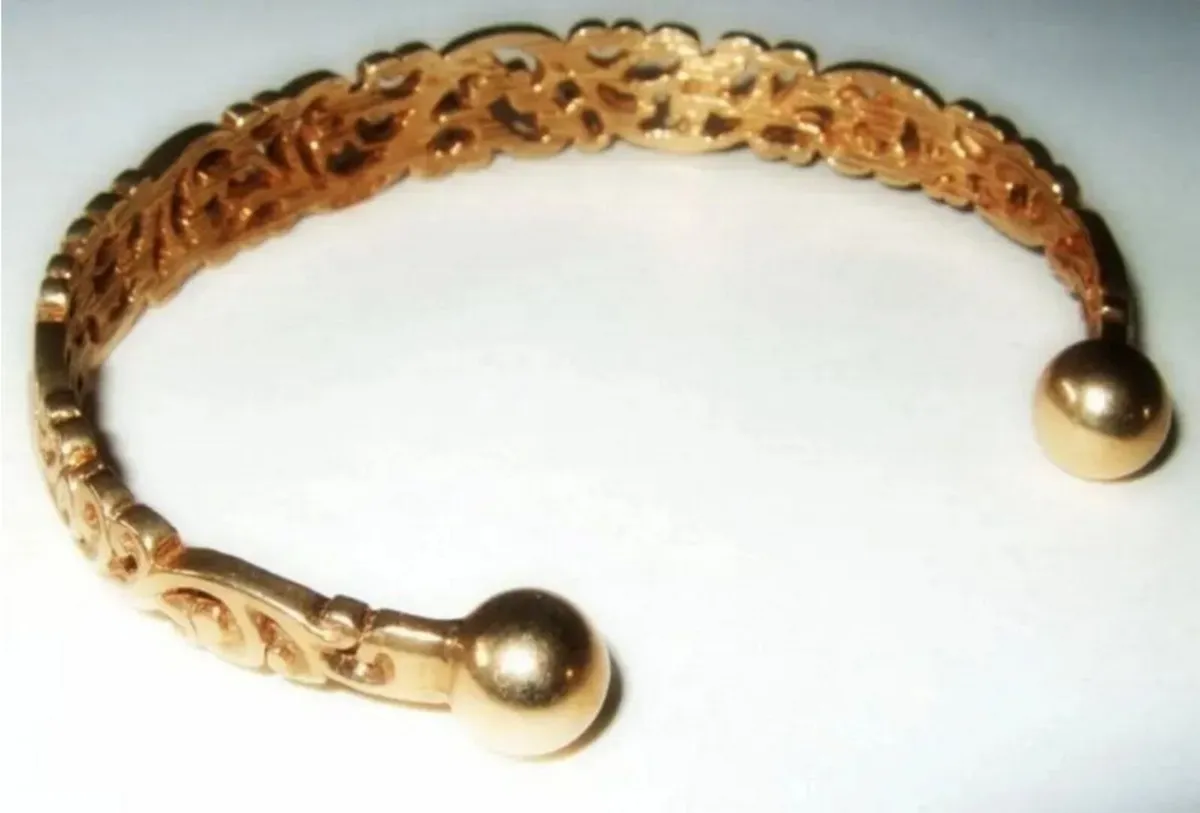 Vintage Hallmarked 9ct Filigree Bangle - Image 3