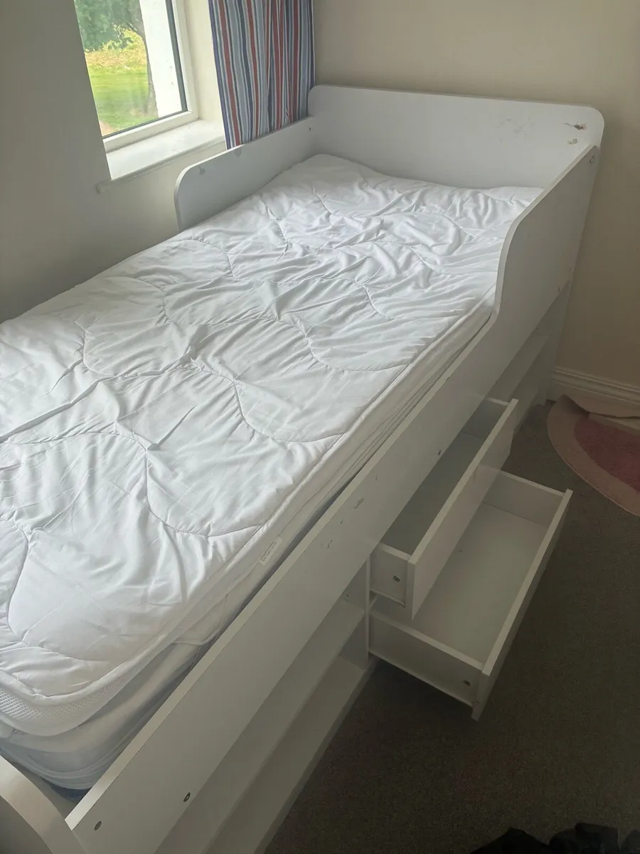 Single bed - Image 3